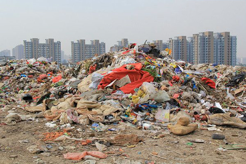 以来垃圾分类收集,减量处理等工作的欠缺,导致城市生活垃圾不断膨胀